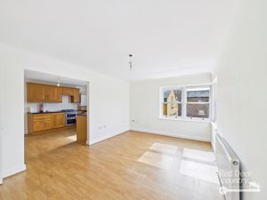 Sitting/Kitchen- click for photo gallery